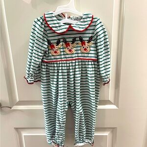 Marie Nicole Christmas outfit